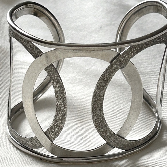✨Beautiful Edgy Vintage Brushed and Polished .925 Silver Sparkling Cuff Bracelet - Picture 3 of 16